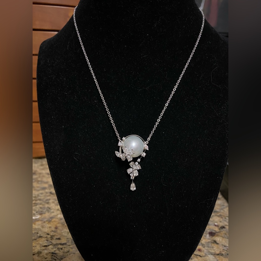 Stefan Hafner South Sea Pearl Diamond Gold Pendant Necklace.